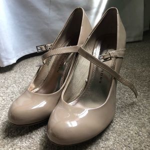 Chinese Laundry nude beige pumps 7.5